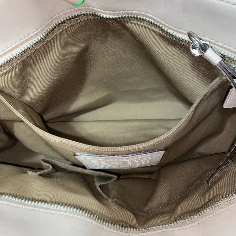 Coach Cream Leather Shoulder Bag - Picture 11 of 15